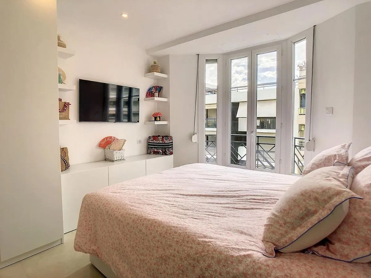 Quality 2 Bedroom Pasteur, 5 Mins From Croisettte 352 Cannes