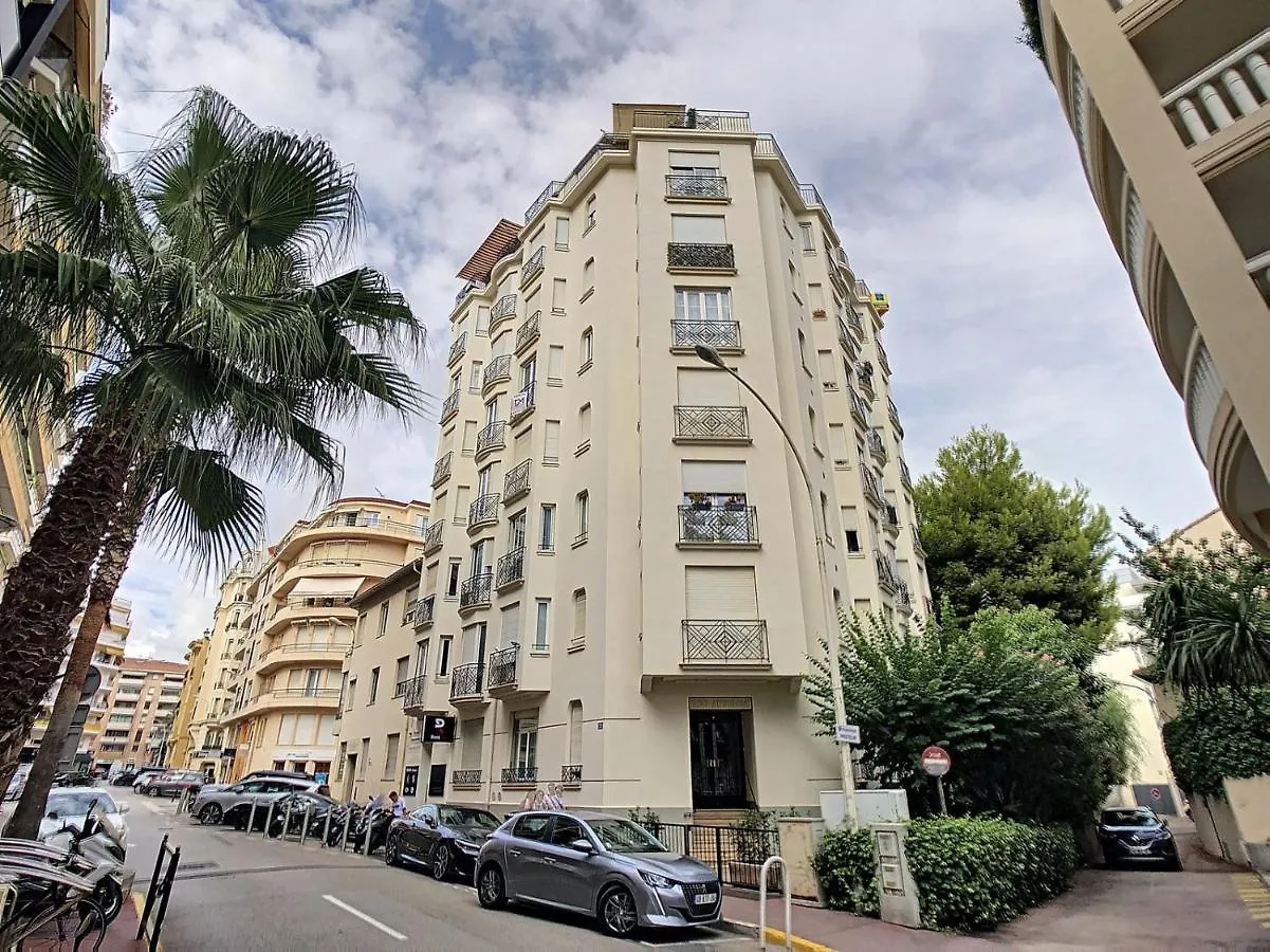 Quality 2 Bedroom Pasteur, 5 Mins From Croisettte 352 Cannes 0*,  Francia
